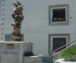 Livigno s památníkem "Monumento Ai Caduti"